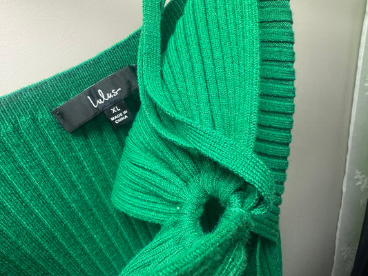 Lulu‘s green cut out sweater dress