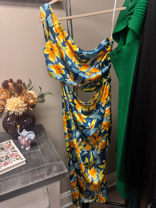Lulu’s cutout midi dress